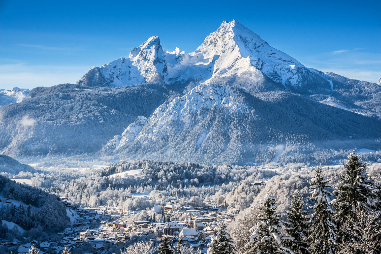 Idyllic landscape in the Bavarian Alps, Berchtesgaden, Germany – duke ...