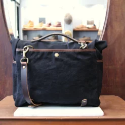 dukestoreparis_bleu_de_chauffe_besace_gaston_noir_03