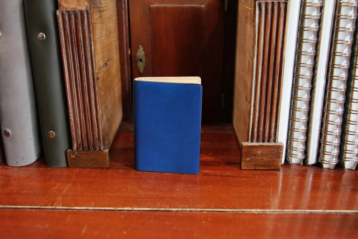 IL_BUSSETTO_Porte_cartes_pliant_6_cartes_true_blue_1