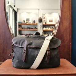 dukestoreparis_bleu_de_chauffe_sac_musette_pecheur_light_kaki_1