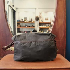 dukestoreparis_bleu_de_chauffe_sac_musette_pecheur_light_kaki_2
