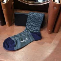 Pantherella_chaussettes_hedon_navy_leaf_2