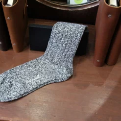 Pantherella_chaussettes_rye_larva_2