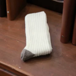 Royalties_chaussettes_benjamin_ecrue_1