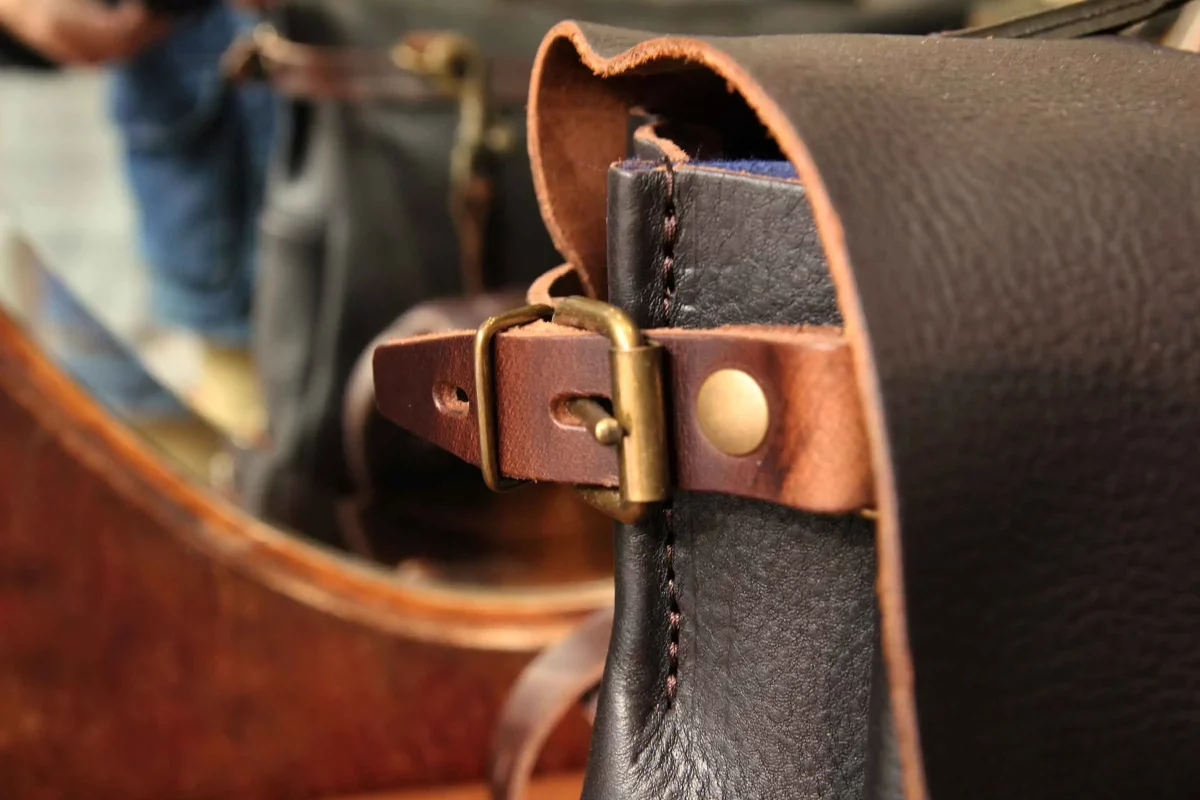 BLEU_DE_CHAUFFE_sac_business_eclaire_M_marron_6