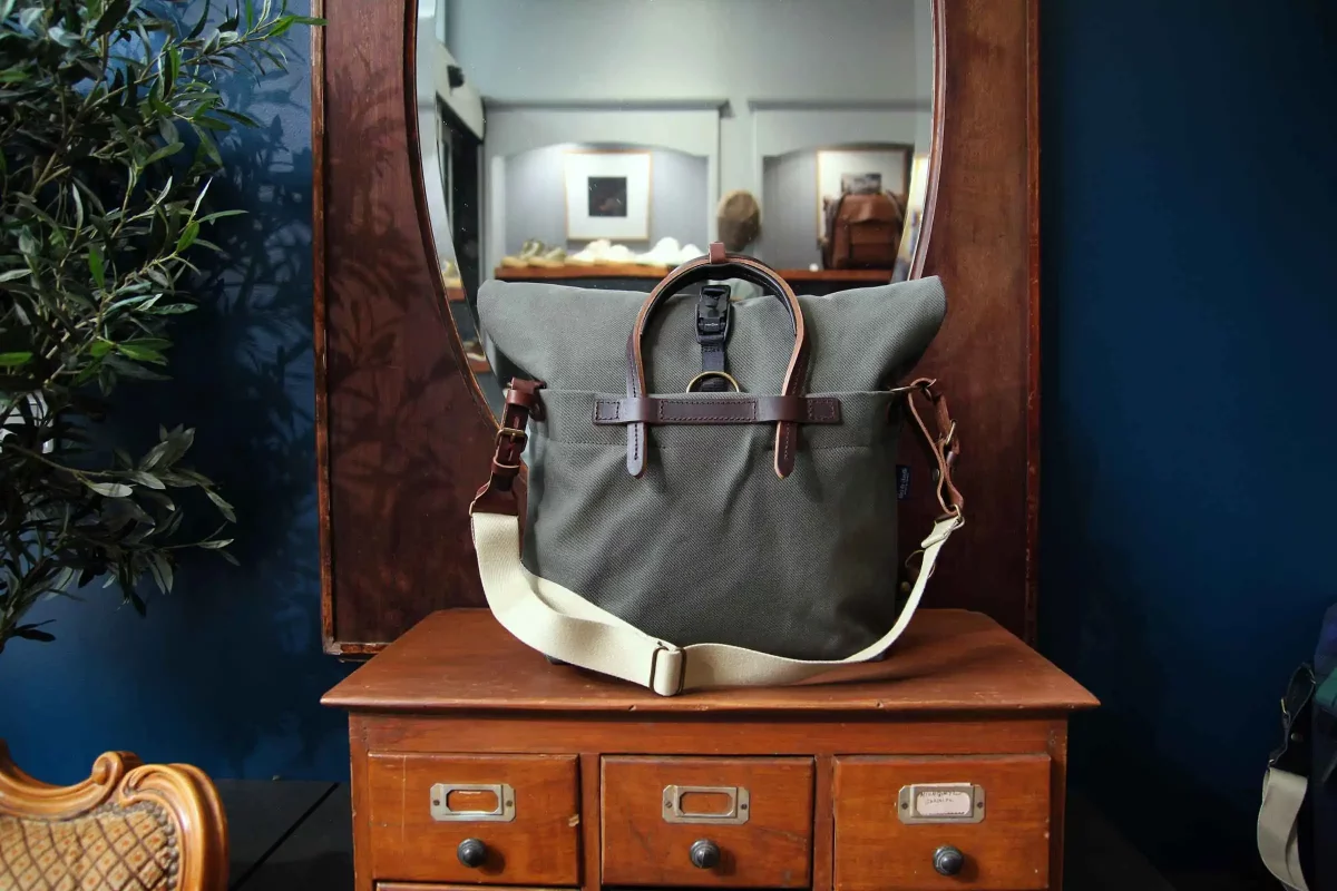 BLEU_DE_CHAUFFE_sac_business_woody_kaki_4
