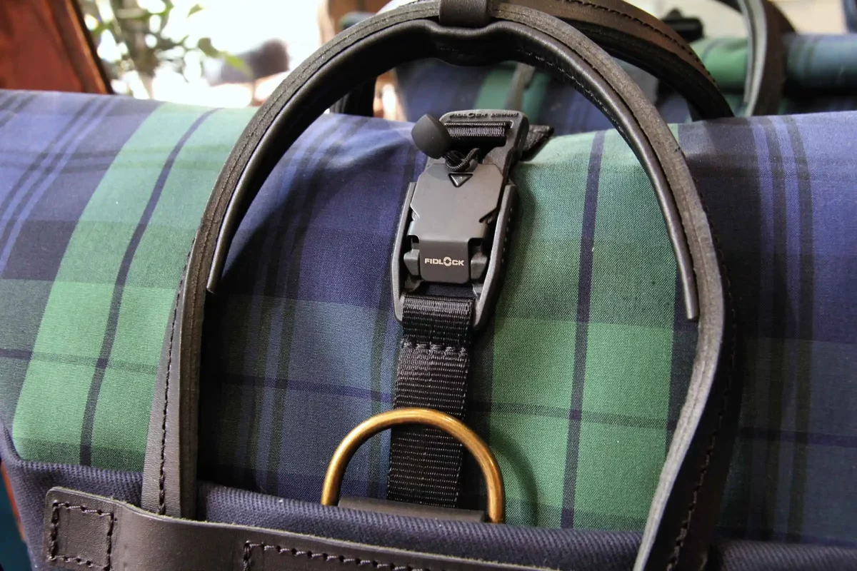 BLEU_DE_CHAUFFE_sac_business_woody_navy_tartan_5