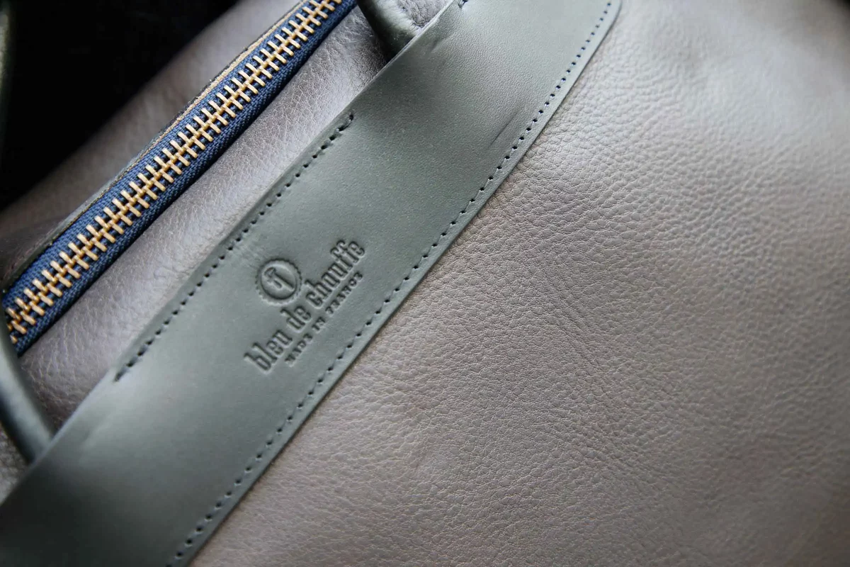 BLEU_DE_CHAUFFE_sac_de_voyage_bowling_gris_3