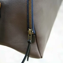 BLEU_DE_CHAUFFE_sac_de_voyage_bowling_gris_4