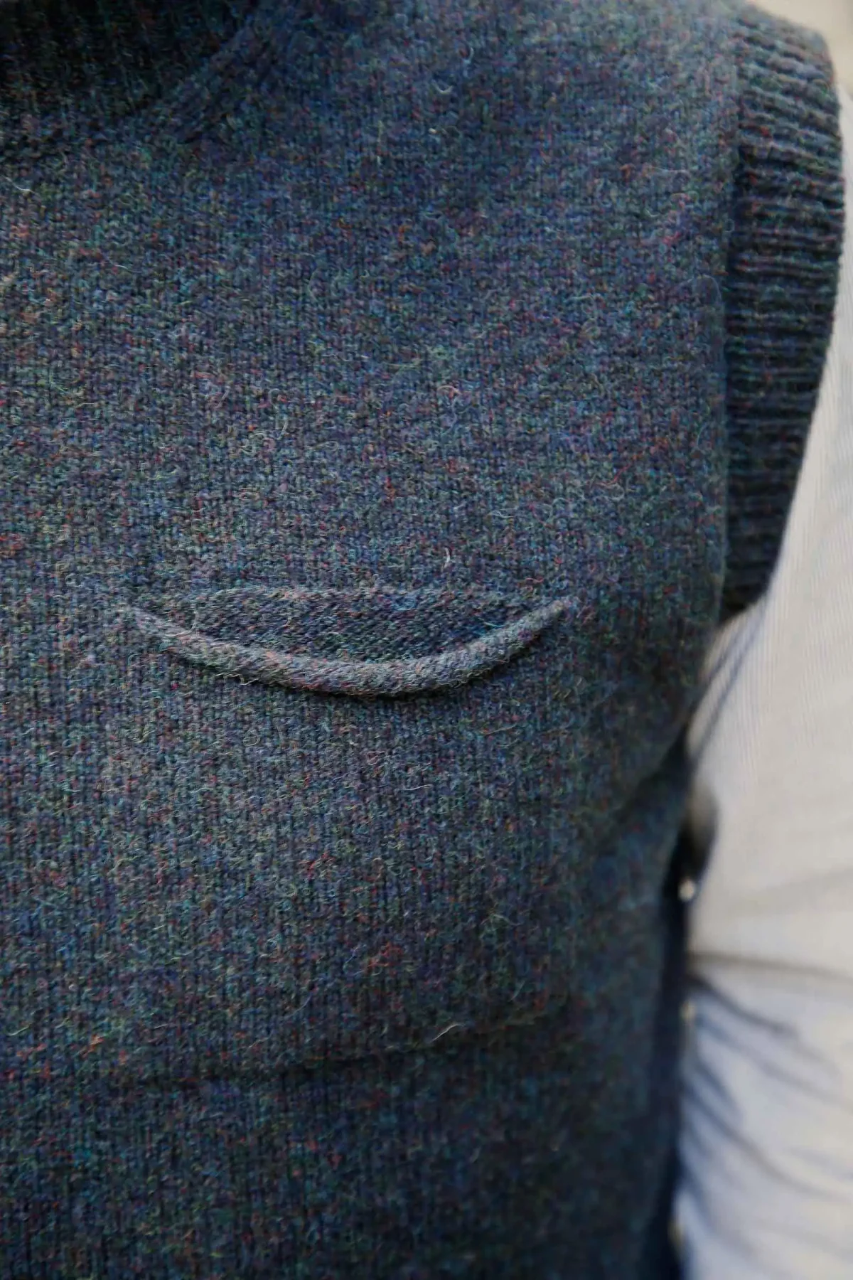 ERIBE_brora_vest_blackgoose_4