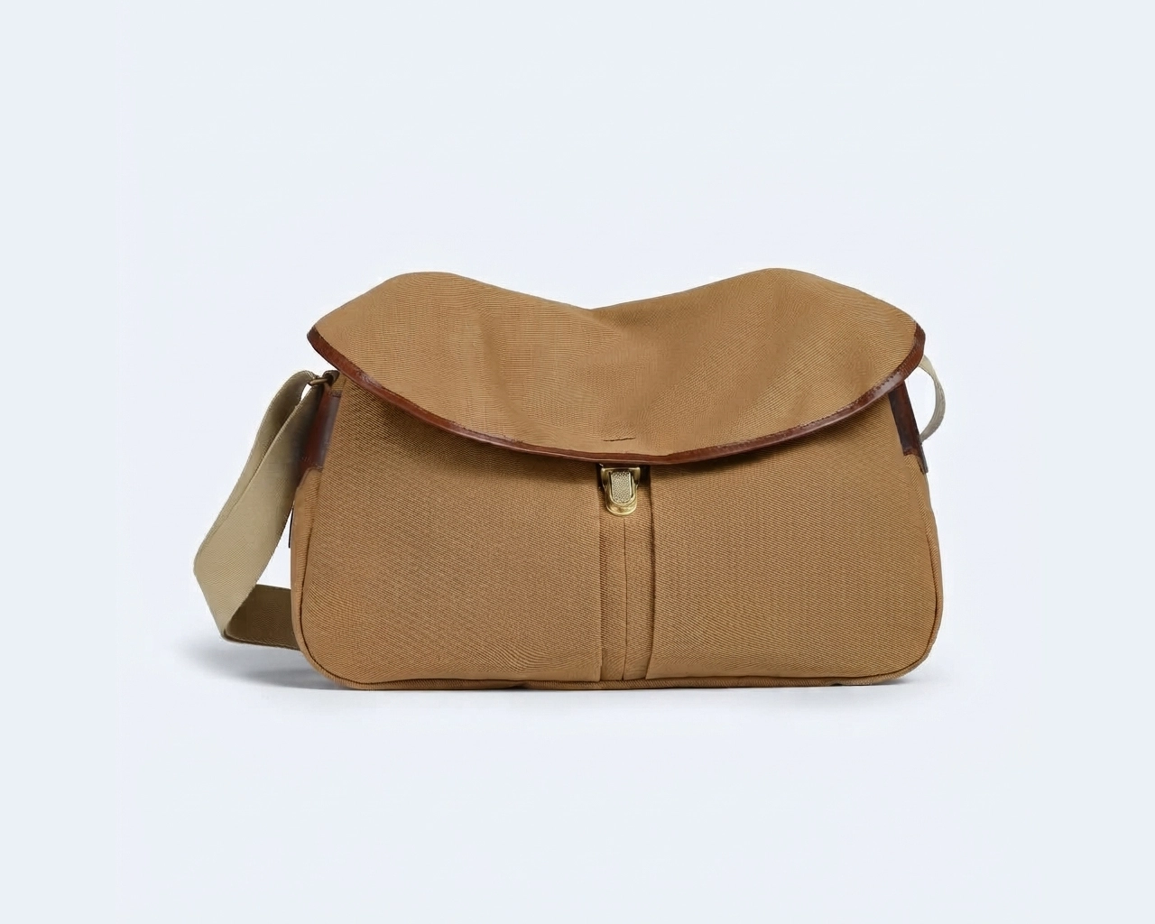 dukestoreparis_bleu_de_chauffe_sac_musette_Leon_toile_camel_01