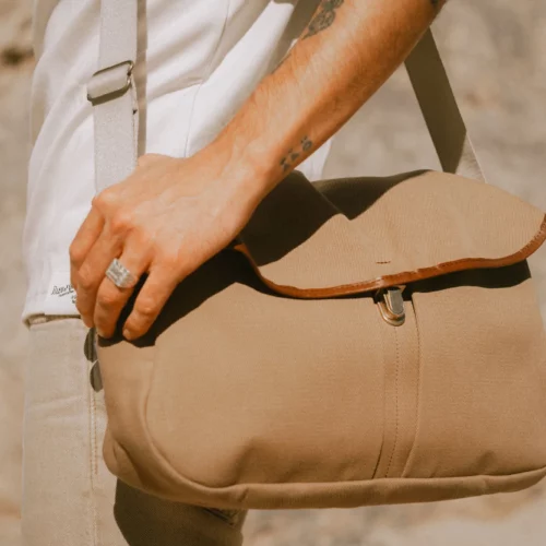 dukestoreparis_bleu_de_chauffe_sac_musette_Leon_toile_camel_02